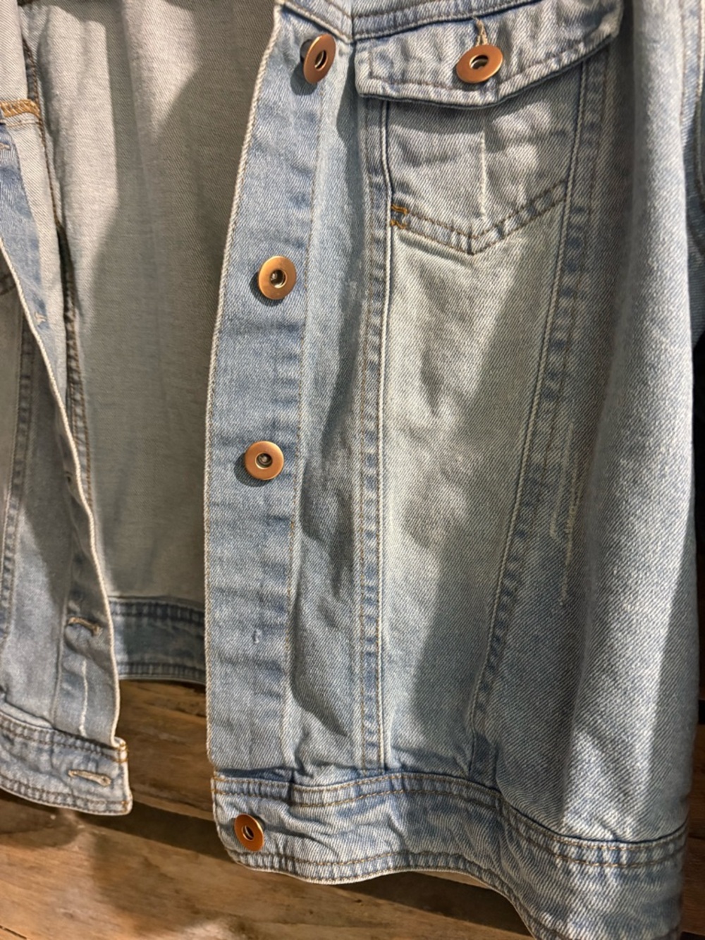 Light Wash Crop Denim Jacket - Light Blue - Picture 3 of 6